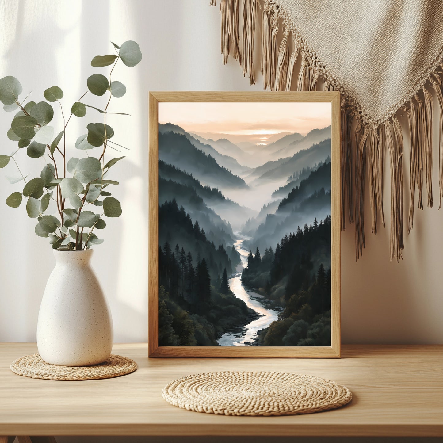 Nebelwald-Tal mit Fluss Poster – Raumansicht 3