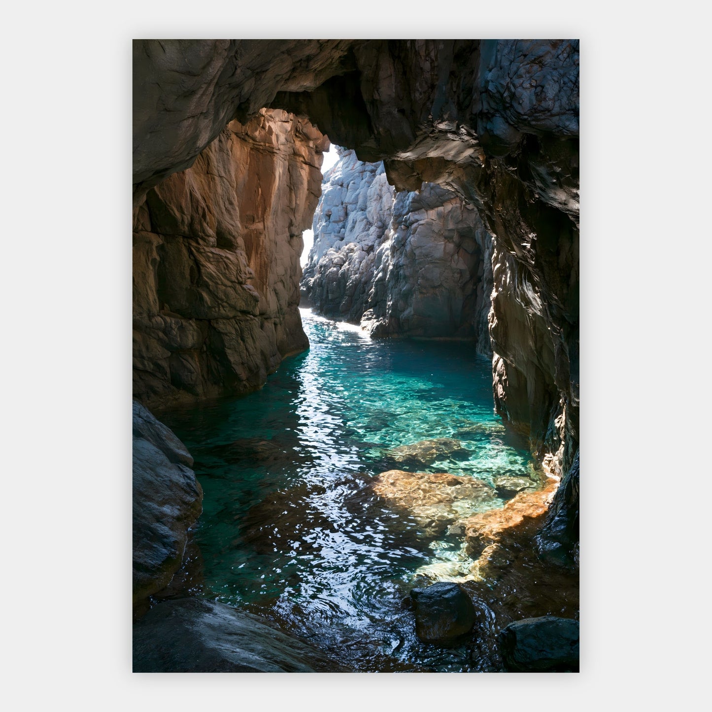 Meereshöhle in Türkis Poster – Freisteller