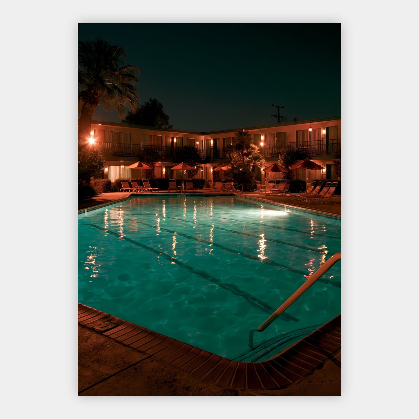 Motelpool bei Nacht Poster – Freisteller