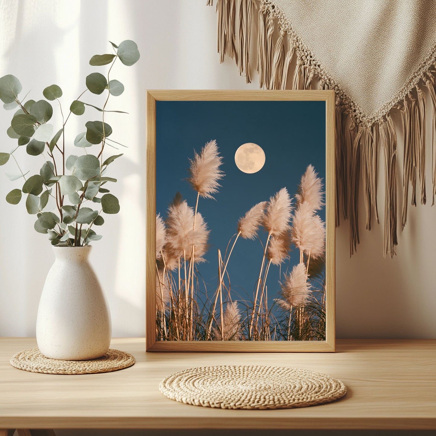 Mond hinter Pampasgras Poster – Raumansicht 3