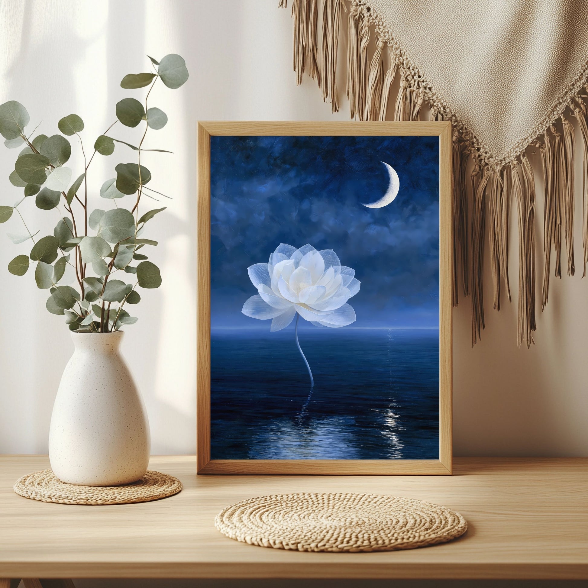 Mondblume im Ozean Poster – Raumansicht 3
