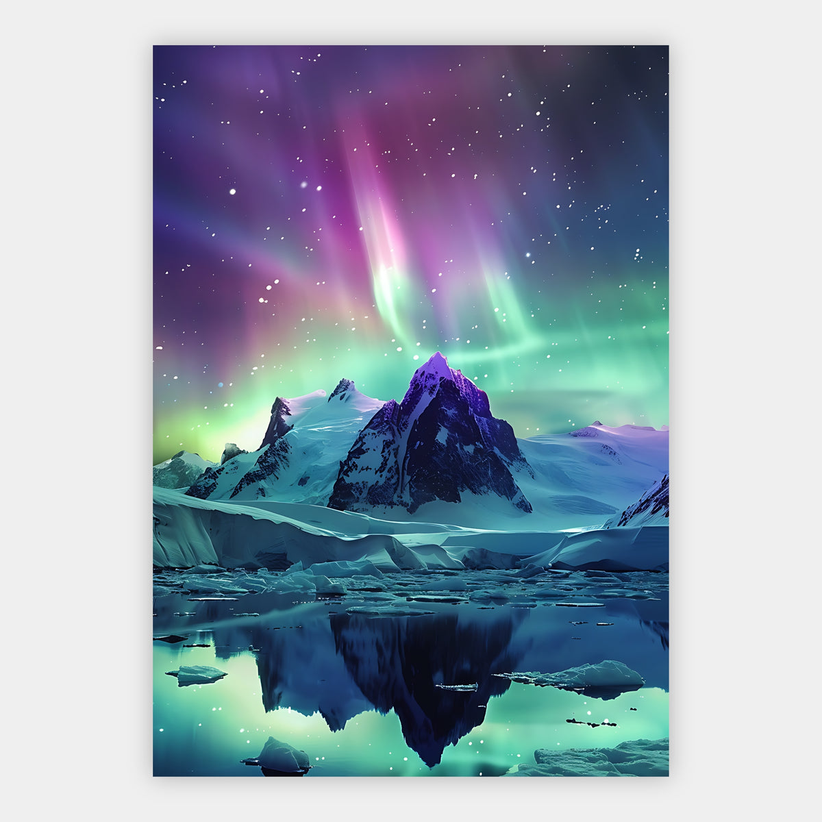 Lila-grünes Polarlicht über einem Berggipfel mit Spiegelung