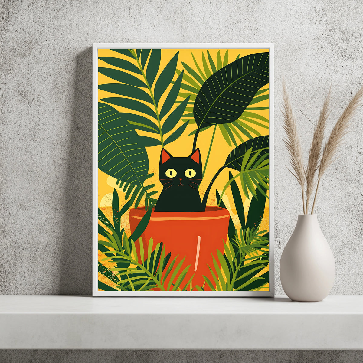 Schwarze Katze mit großen Augen im Blumentopf vor gelbem Hintergrund
