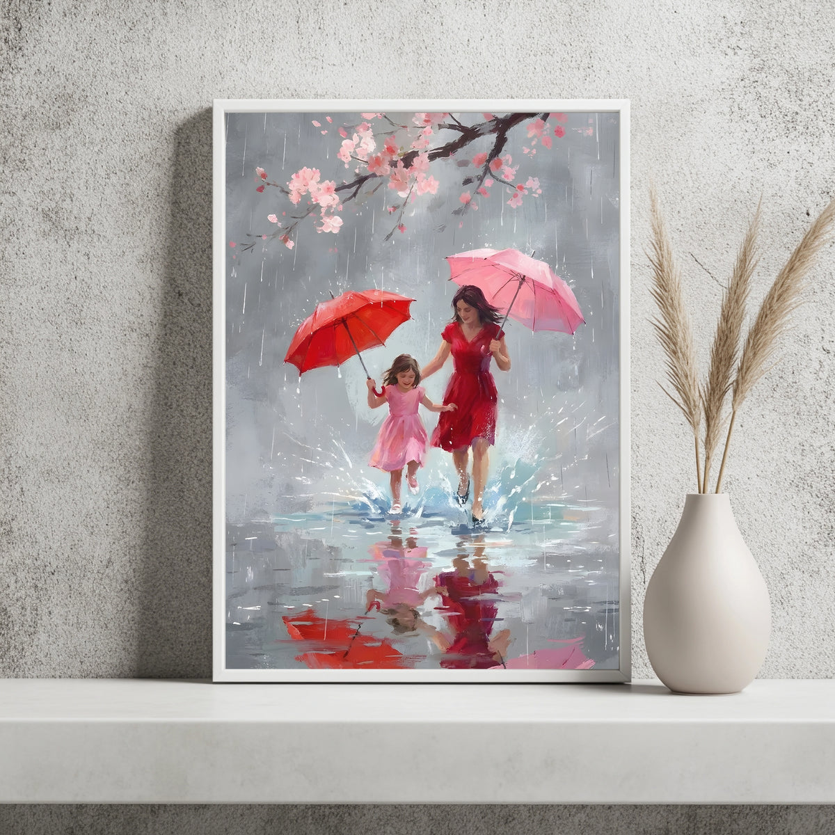 Mutter und Tochter springen mit Regenschirmen durch Pfützen unter Kirschblüten