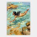 Schwimmerin an der Küste Poster – Produktansicht 1