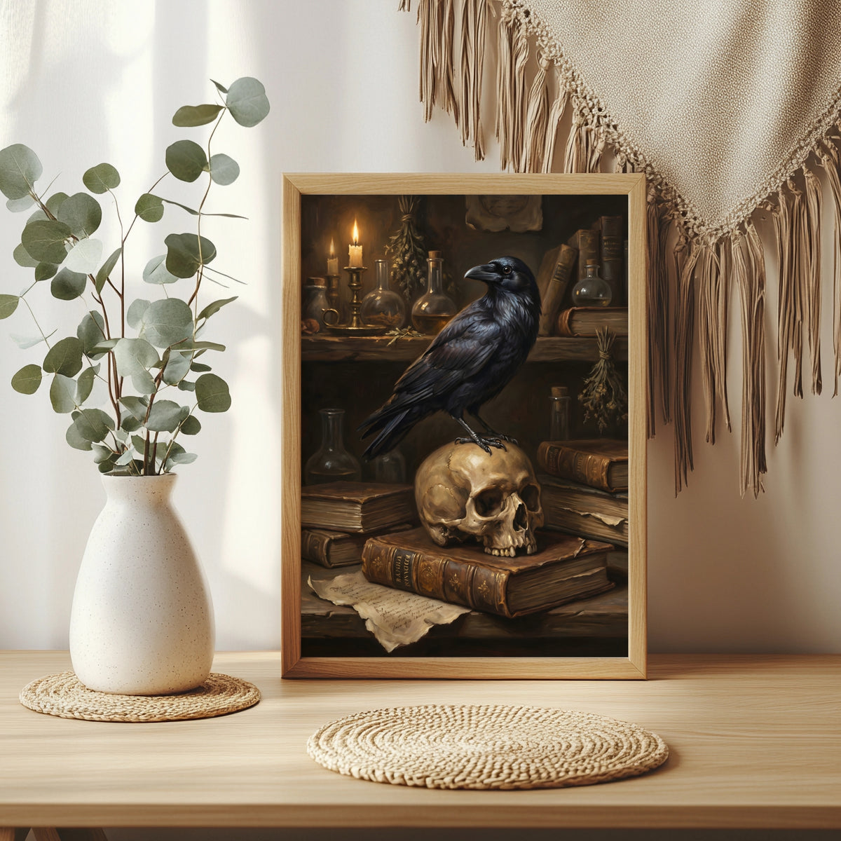 Rabe auf Totenkopf und Büchern Poster – Raumansicht 3