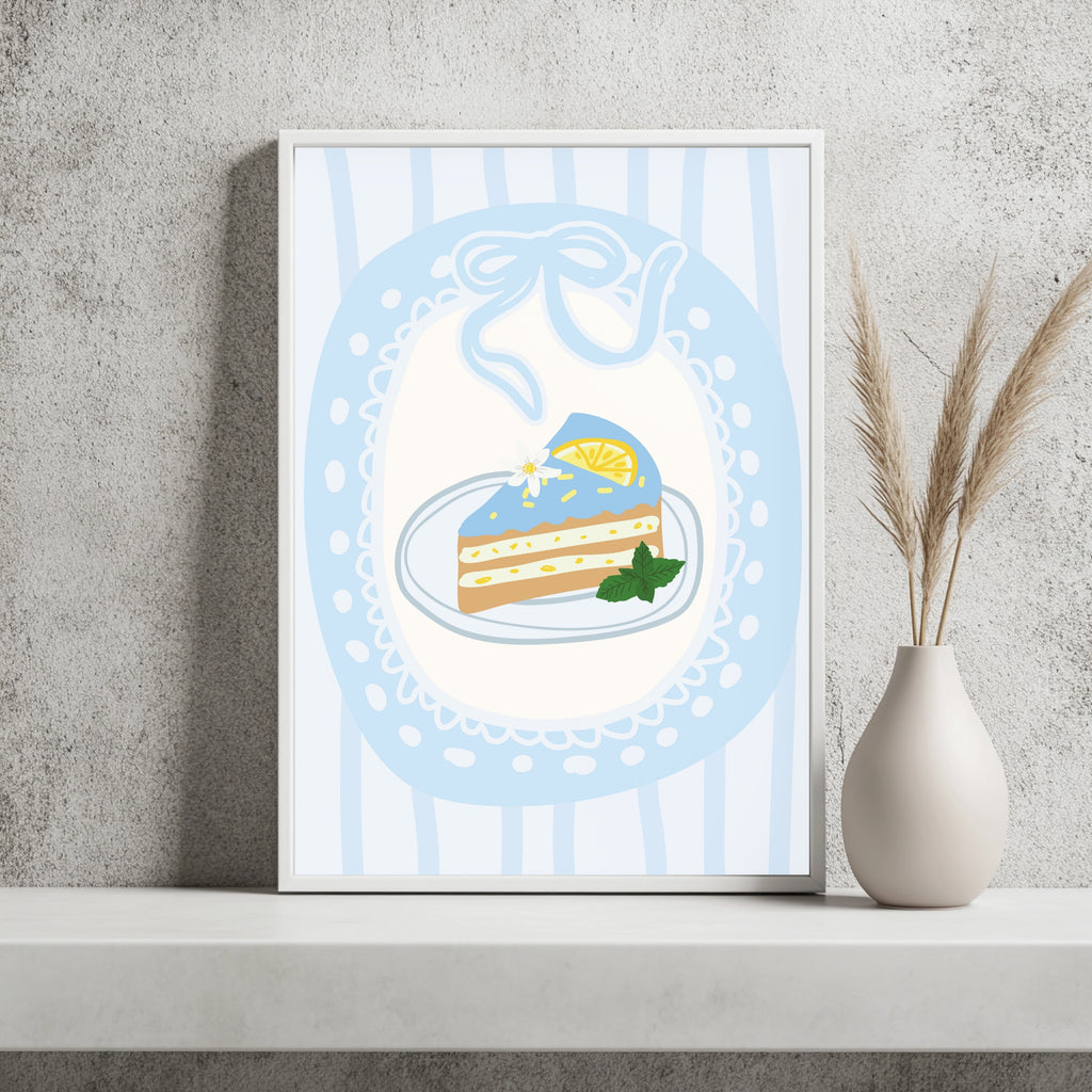 Zitronenkuchen auf blauem Teller Poster – Raumansicht 2