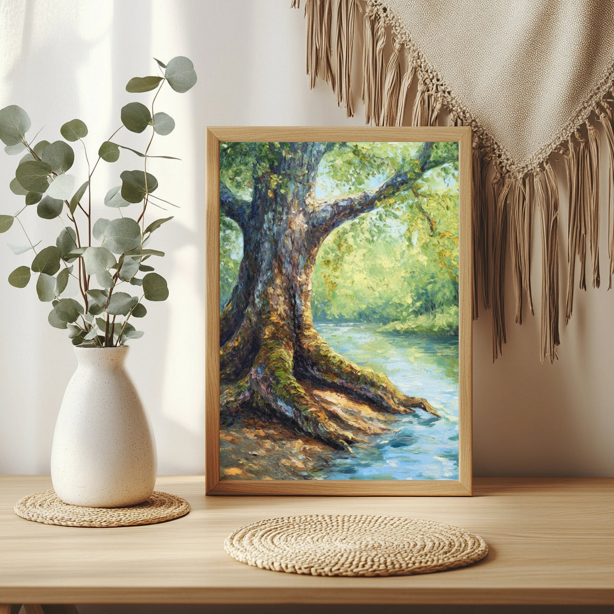 Alter Baum am Flussufer Poster – Raumansicht 3