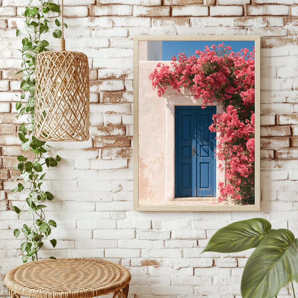 Blaue Tür mit Bougainvillea Poster – Raumansicht 1