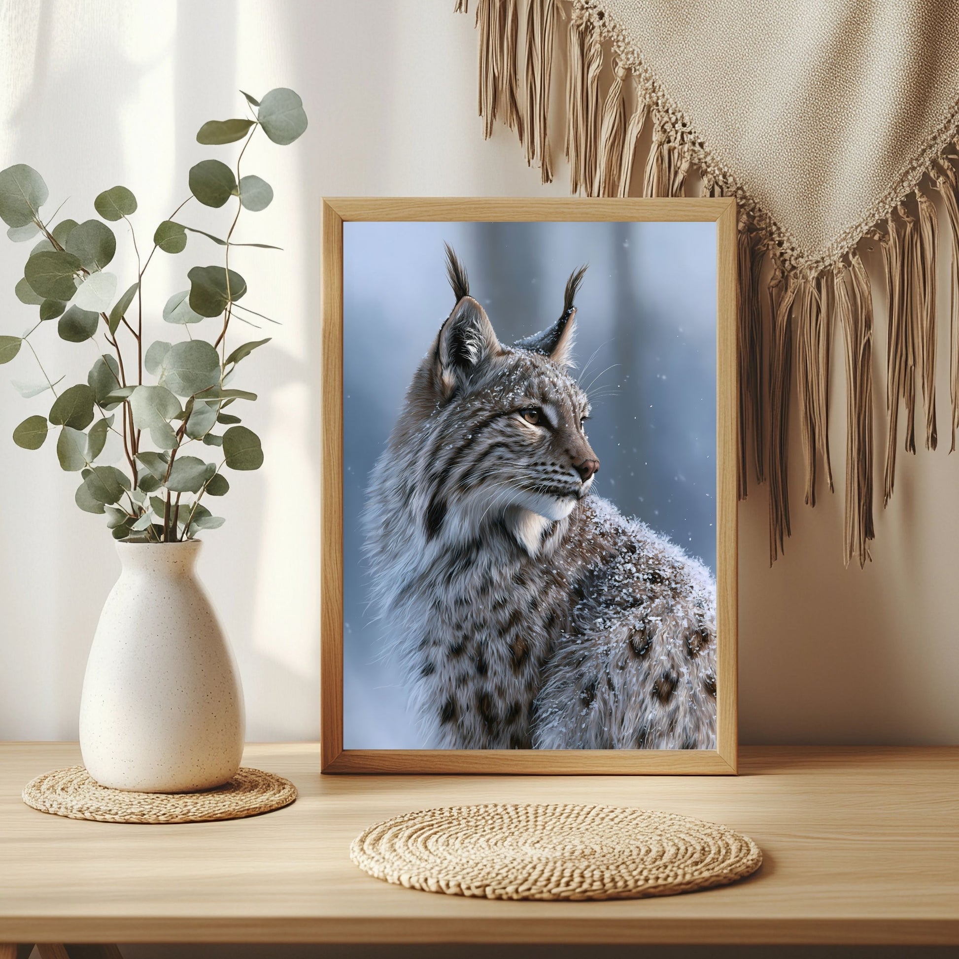 Luchs im Schneelicht Poster – Raumansicht 3