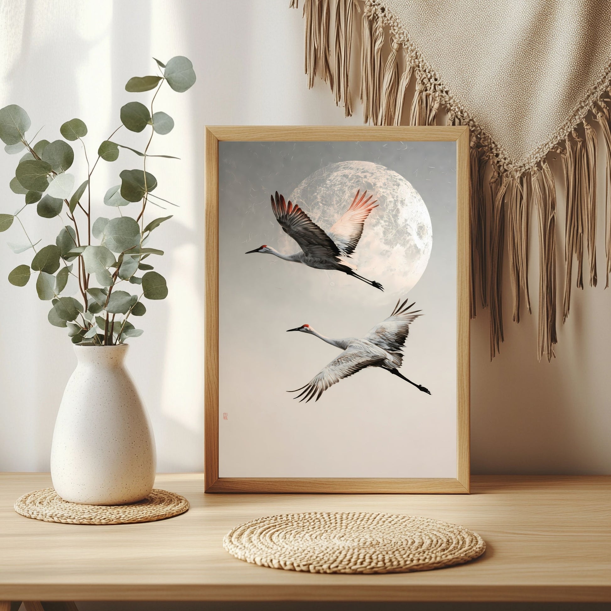 Kraniche vor silbernem Mond Poster – Raumansicht 3