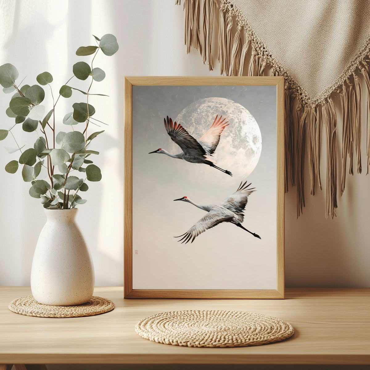 Kraniche vor silbernem Mond Poster – Raumansicht 3