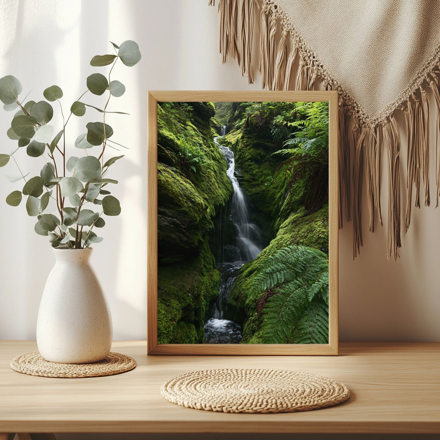 Wasserfall im Farnwald Poster – Raumansicht 3